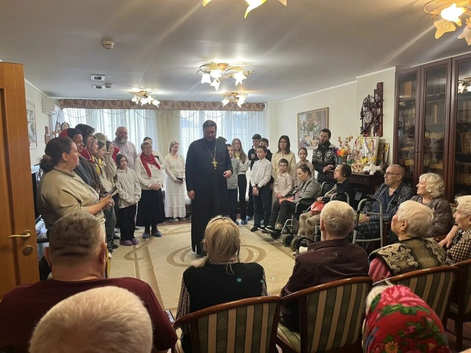 Пасхальный визит в интернат для престарелых из Вёшек 20260418